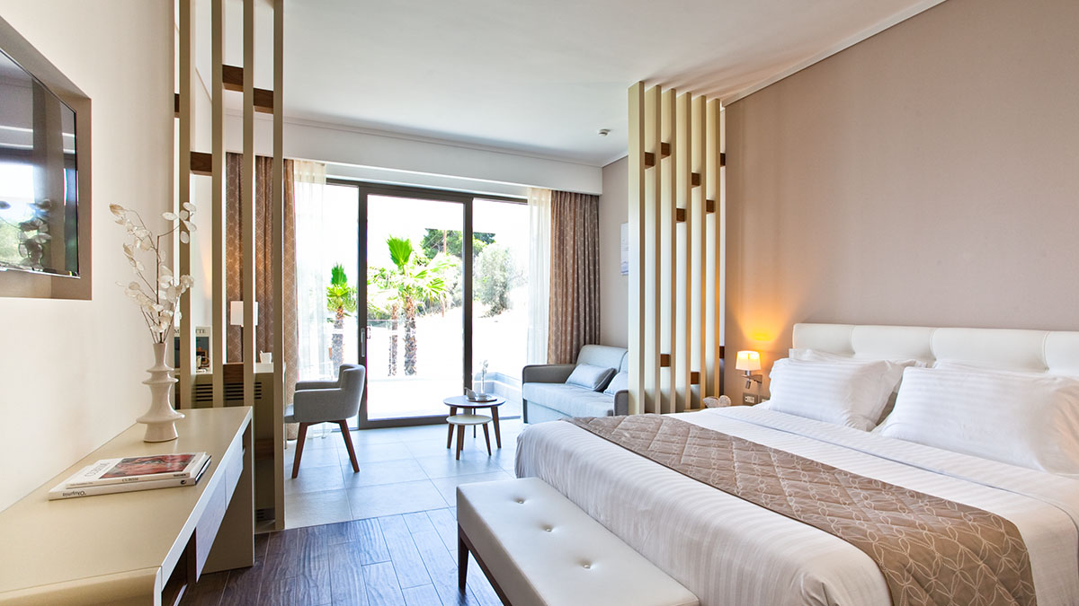 Family Junior Suite Side Sea View